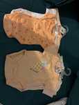 Nou- 2 set body new born sinsay si kiabi