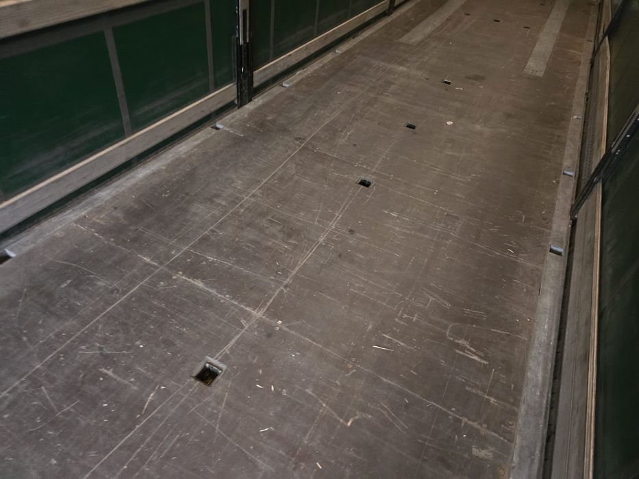 Schmitz Cargobull SCB S3T standard/ stalpi extensibili / verbreiterbar