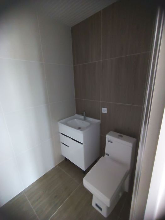 Xonobod 1 sotix 4 xona Tayyor remont Uglavoy joylashgan