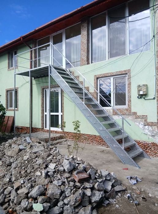 Scări metalice profesionale