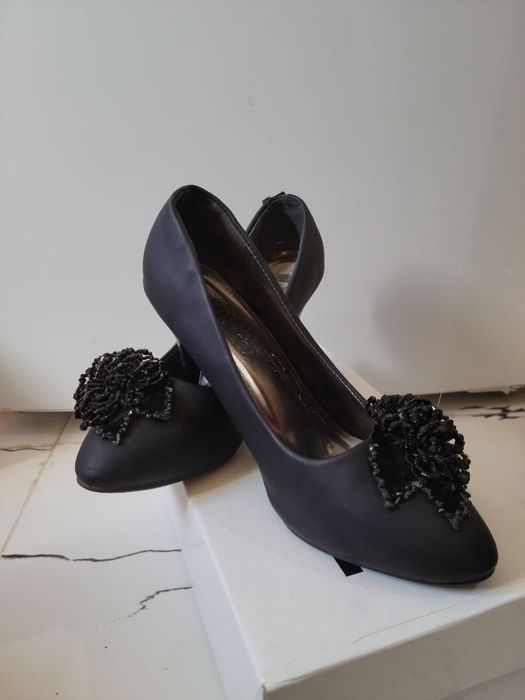 Обувь туфли и балетки