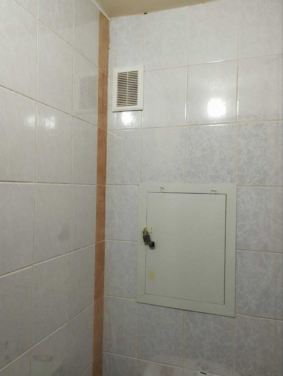 Кадышева,  1/3/4  возле базара