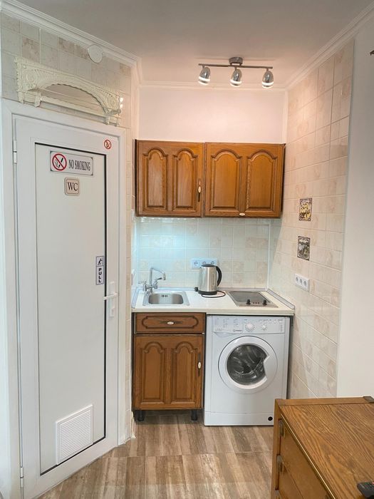 Дава се под наем Едностаен апартамент в Бургас, Център - 27 кв.м за 280.5 € - Снимка #1