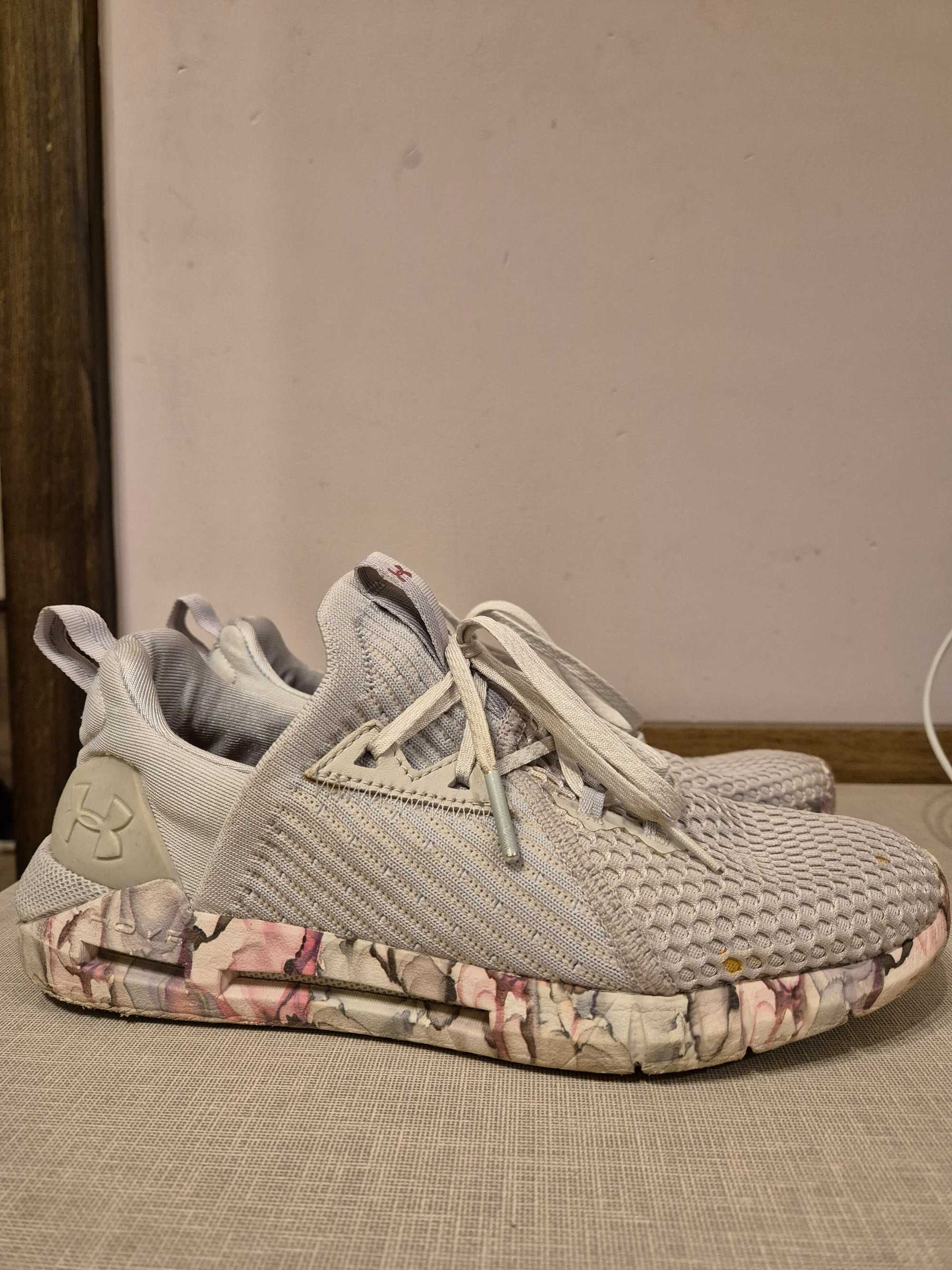 Спортни обувки Under Armour