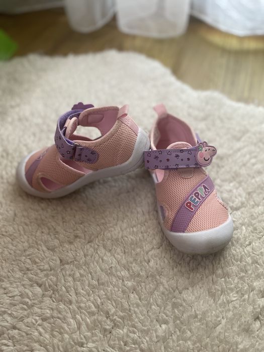 Sandale Pepa Pig marimea 25, fete