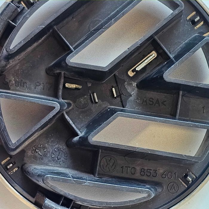 Емблема VW 1T0853601 за VW Polo IV (9N)