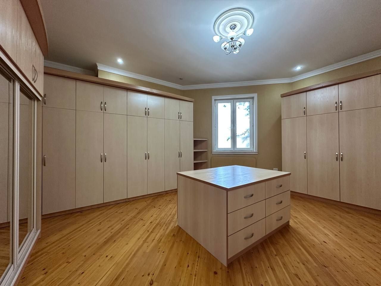 Продается Евро дом рядом с Grand Mir Hotel