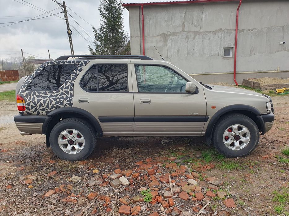 Vand Opel Frontera anul 2000
