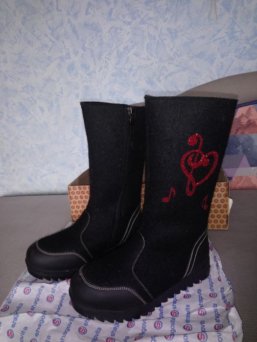 Продам валенки для девочек Белоруссия