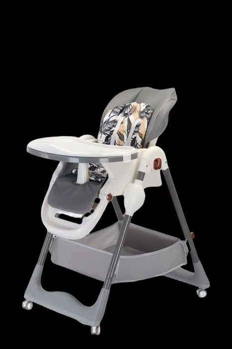 Детский стульчик для кормления. На колёсах.