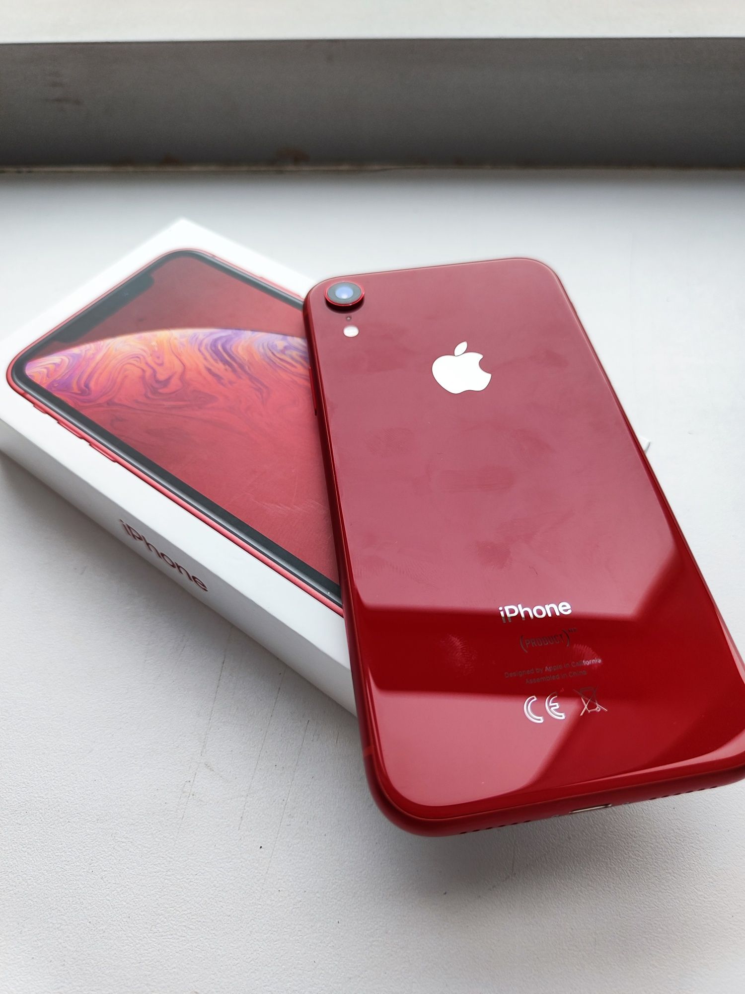 Продам IPhone (айфон) XR