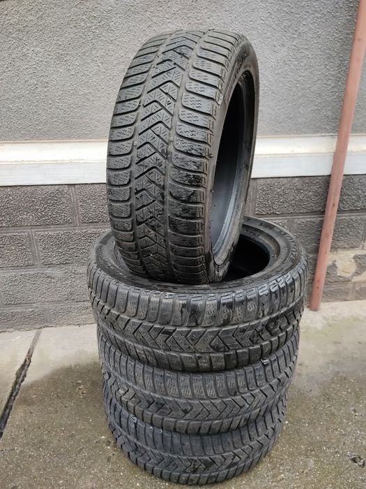 Vând Set Cauciucuri 225/50/17 Pirelli Import recent Germania