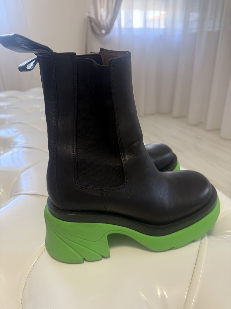 Боти тип челси Bottega Veneta