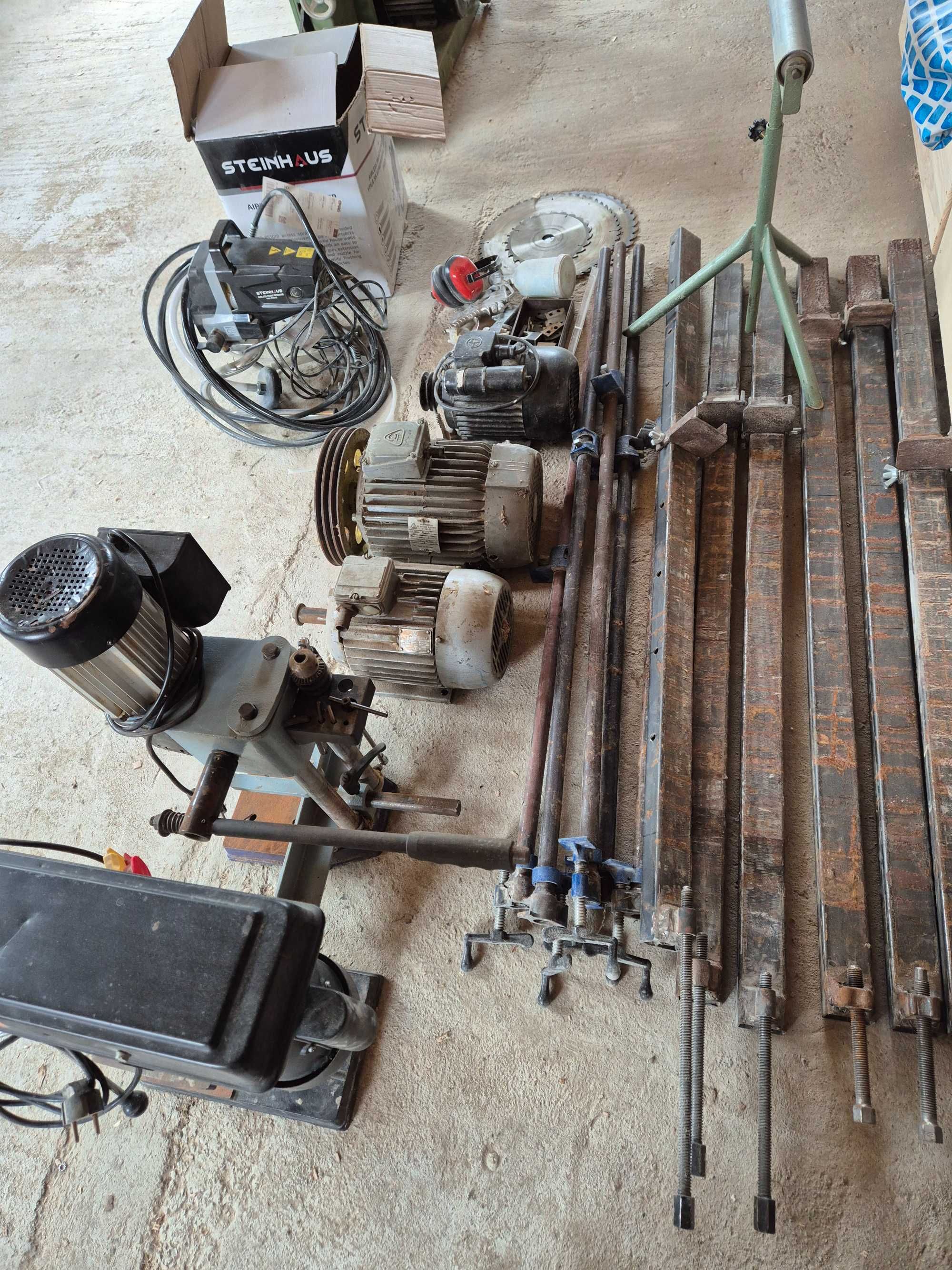 De vanzare diverse scule lichidare atelier tamplarie