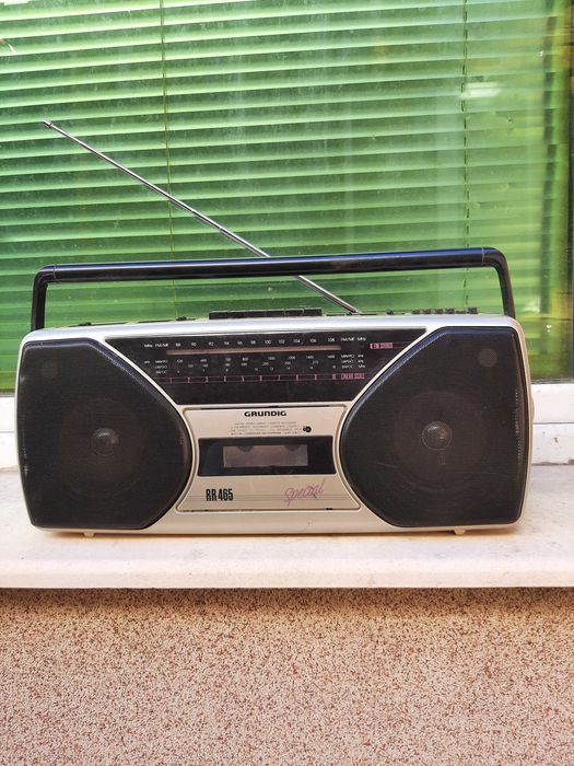 Радио касетофон Grundig