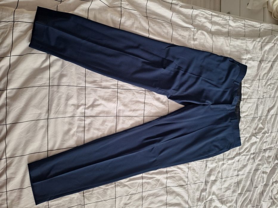 Мъжки костюм за сватба и абитуриентски бал