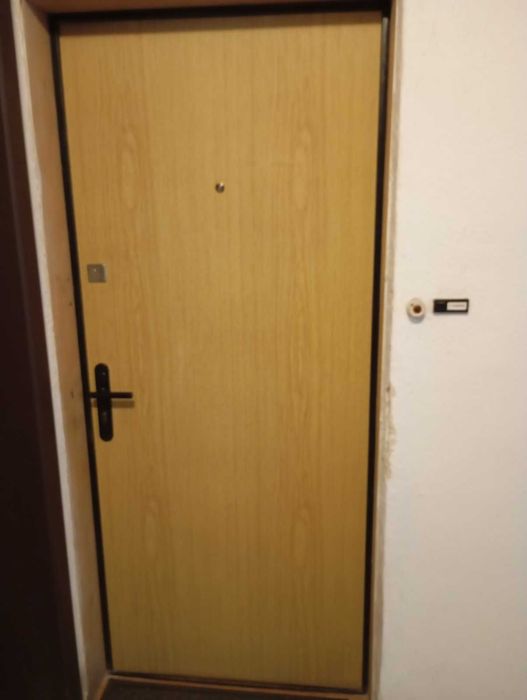 метална входна врата