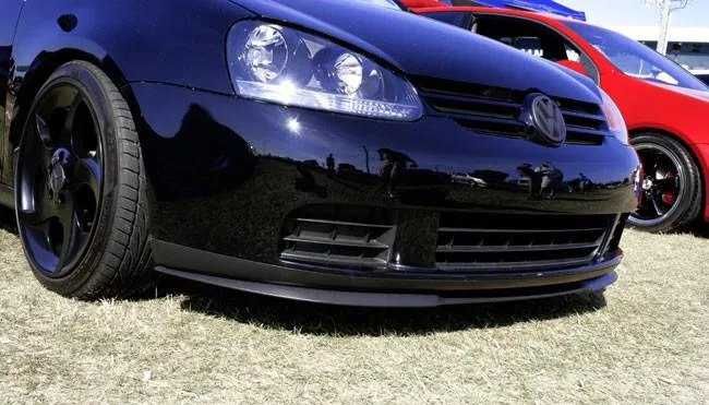 Lip ornament pentru bara fata adaptabil pe Volkswagen Golf 5