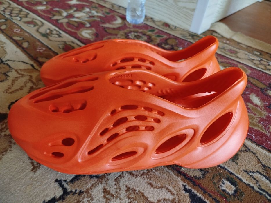 Oyoq kiyim sotiladi juda qulay bejirim yengi