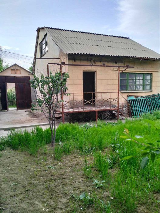 O'zimni uchastkam sotiladi. 6 sotix 4 hona Yangi UZBEKISTON!