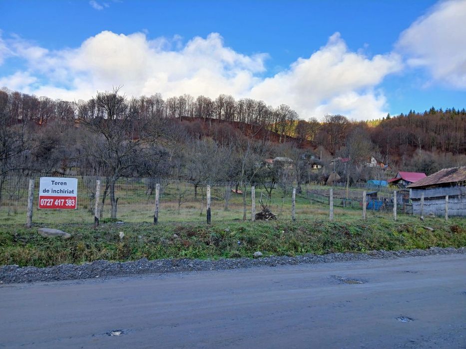 Teren de inchiriat' 3500m Vălcea  com Perisani sat Poiana