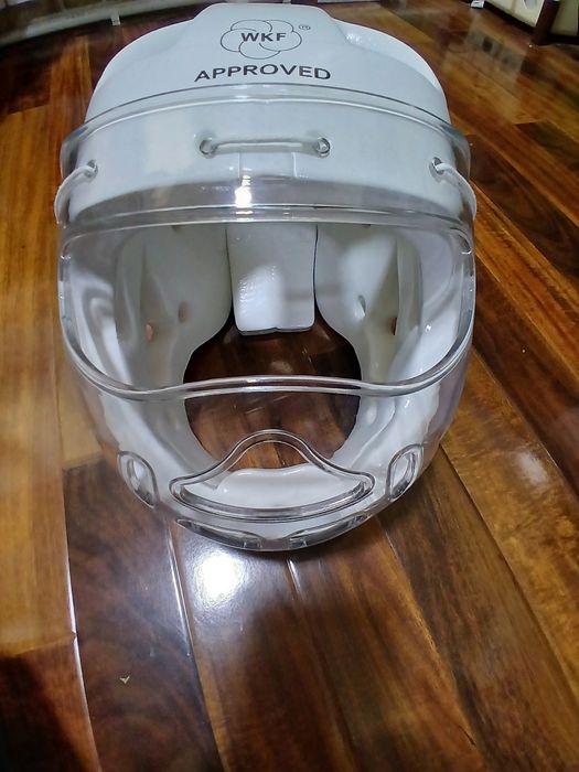 Karate shlemi sotiladi