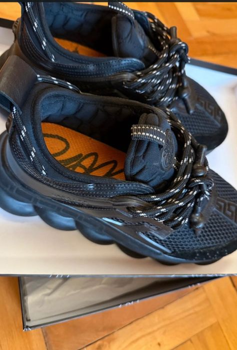 Versace chain reaction