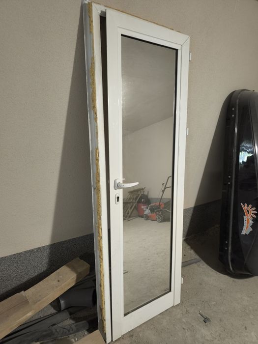 Алуминиева врата