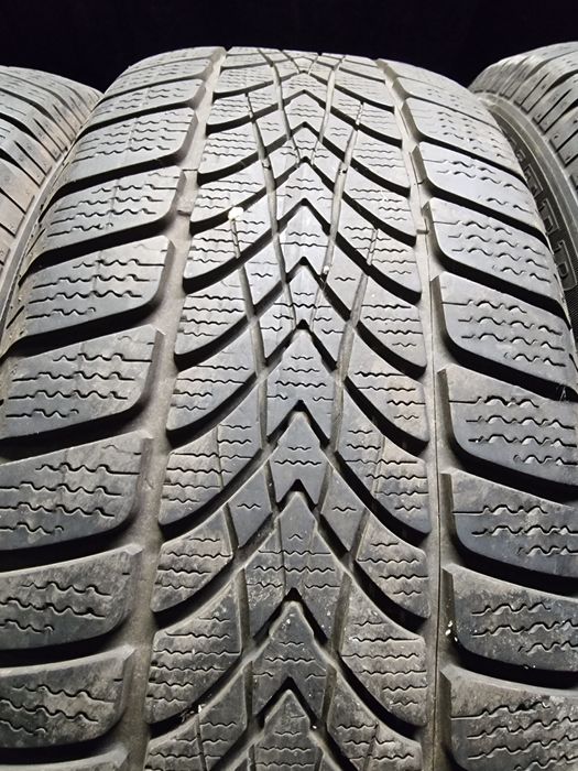 225 50 17 Iarna Dunlop runflat dot 39/18 adâncime profil 6,5mm.