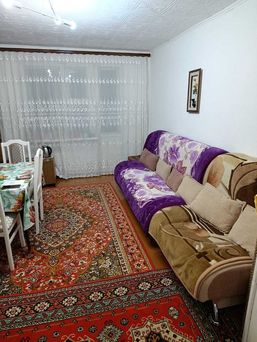 Продам 3-х комнатную улучшенную по ул. Ауэзова 27, этаж 3\5