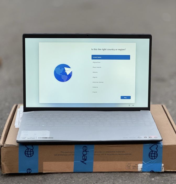 НОВ!!! Лаптоп DELL Inspiron 3535, 15.6" Full HD, AMD Ryzen™ 5 7520U