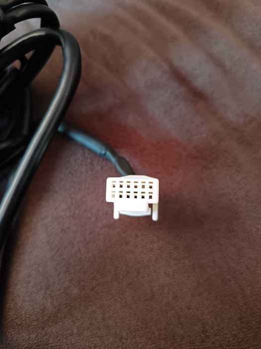 Usb aux адаптер за тойота авенсис рав4