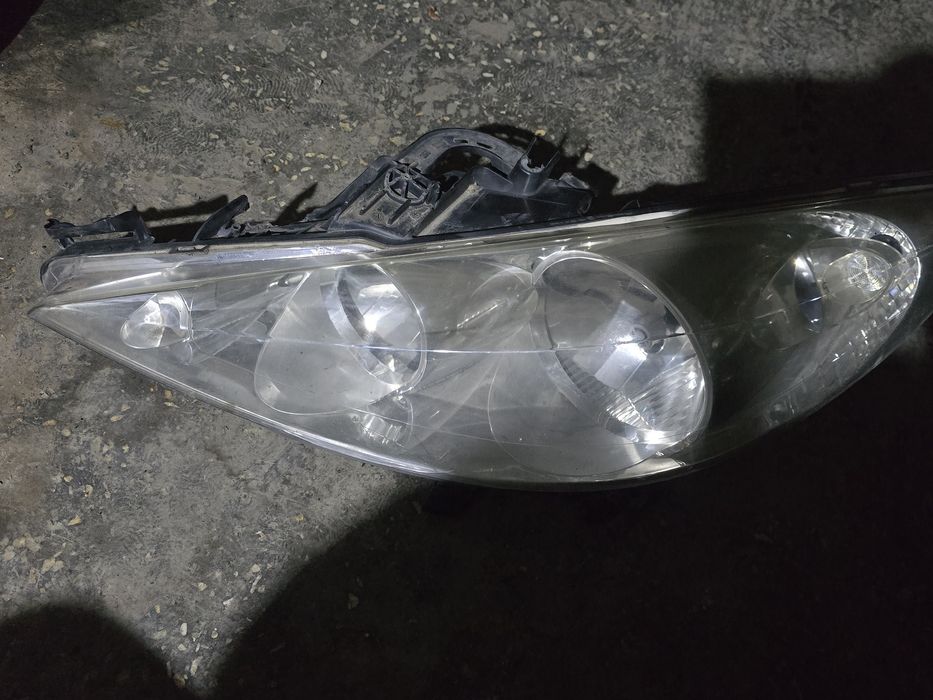 Фарове за пежо 207