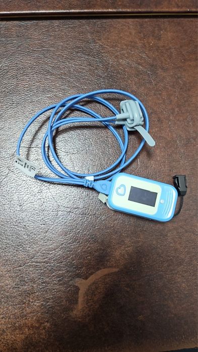 Продам пульсоксиметр для детей и для взрослых можно поставить на палец