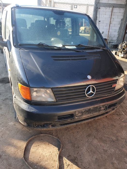 Dezmembrez Mercedes vito euro 3 2.2 cc manuala 8+1 locuri