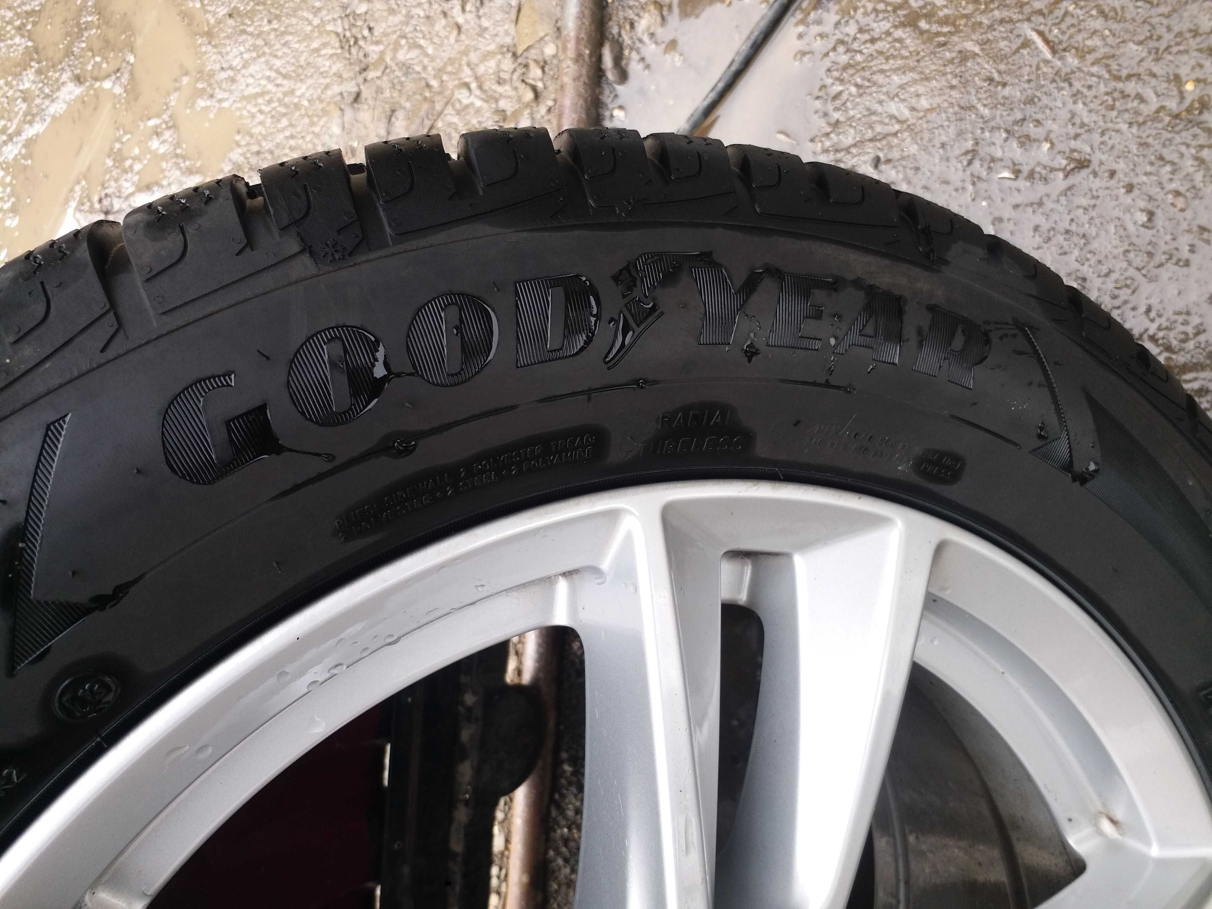 Set 4 Anvelope Iarna GoodYear Utra Grip 235 55 R18 Dot 2019