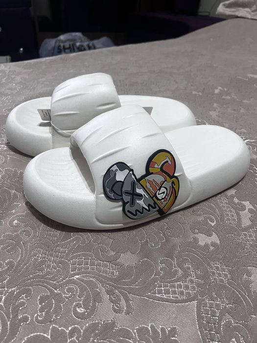 Продаю шлепанцы новые