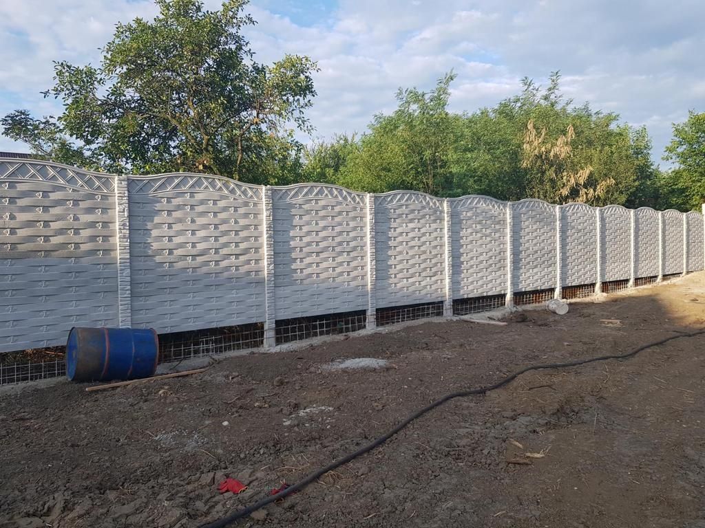 Gard din plăci  de beton