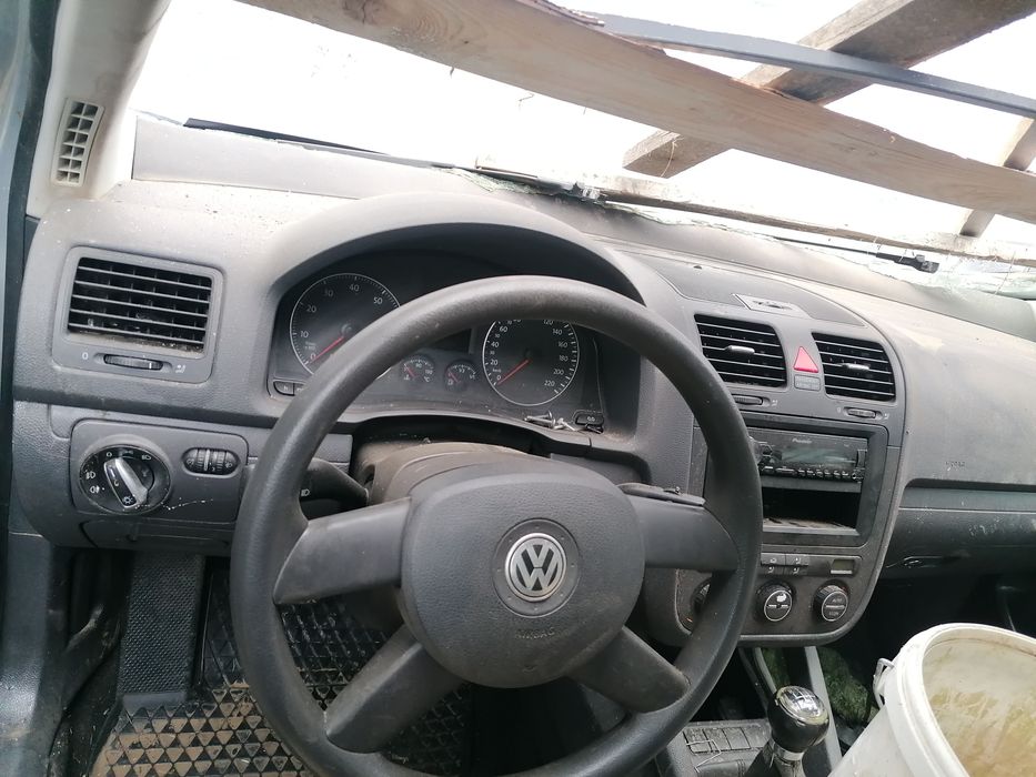 Dezmembrez golf 5  1.4MPI cod motor BCA și 1.6fsi BLF