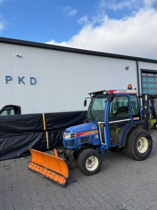 Tractor ISEKI cu accesorii : lama de zapada si cositoare