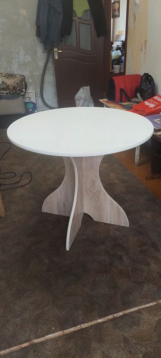 Продам стол кухонный