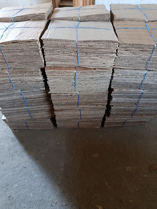 Qogoz kardon Podstavkalar bor zakazga va nalichida