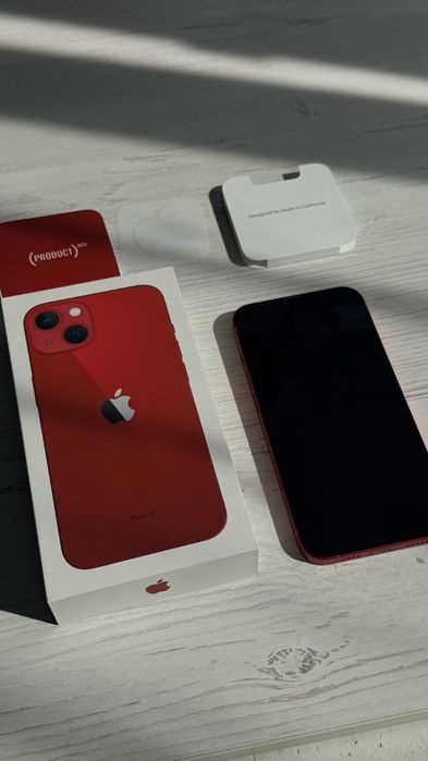 iPhone 13 256 ГБ (Product Red)