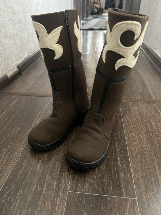 Продаю валенки 35 размер