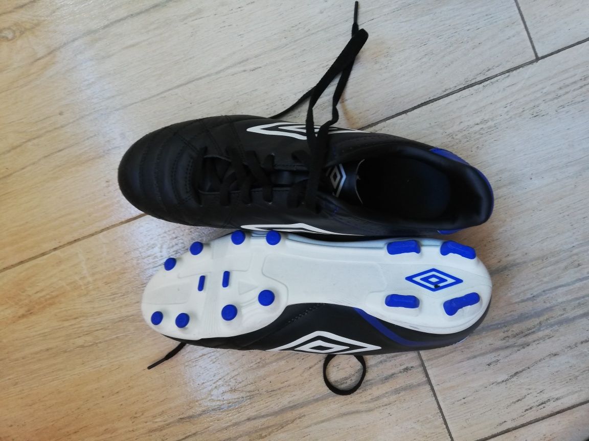 Бутонки Umbro Classico