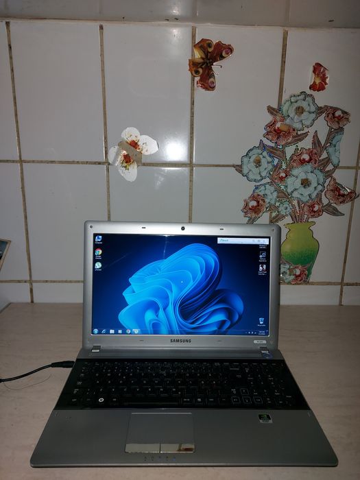 Laptop Samsung  I3