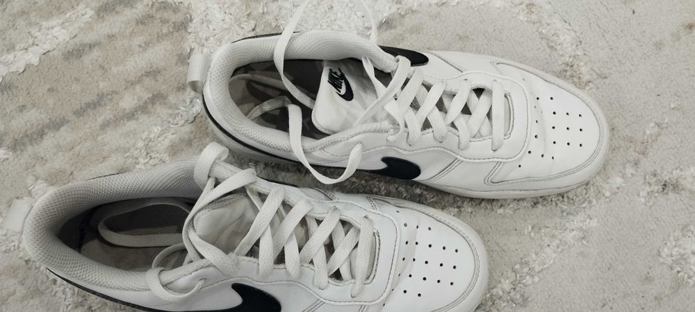 Nike court bourght 38.5