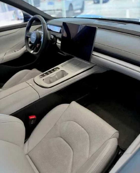 Xiaomi su7 max 2025 hamma pazitsiyasi