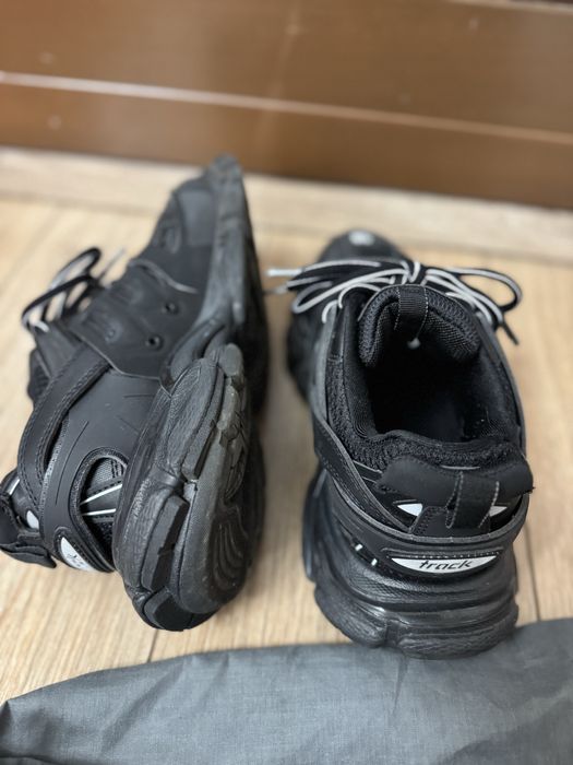 Balenciaga track 38