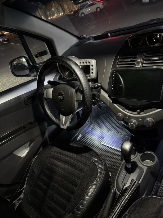 Spark sotiladi 2015 yil oq